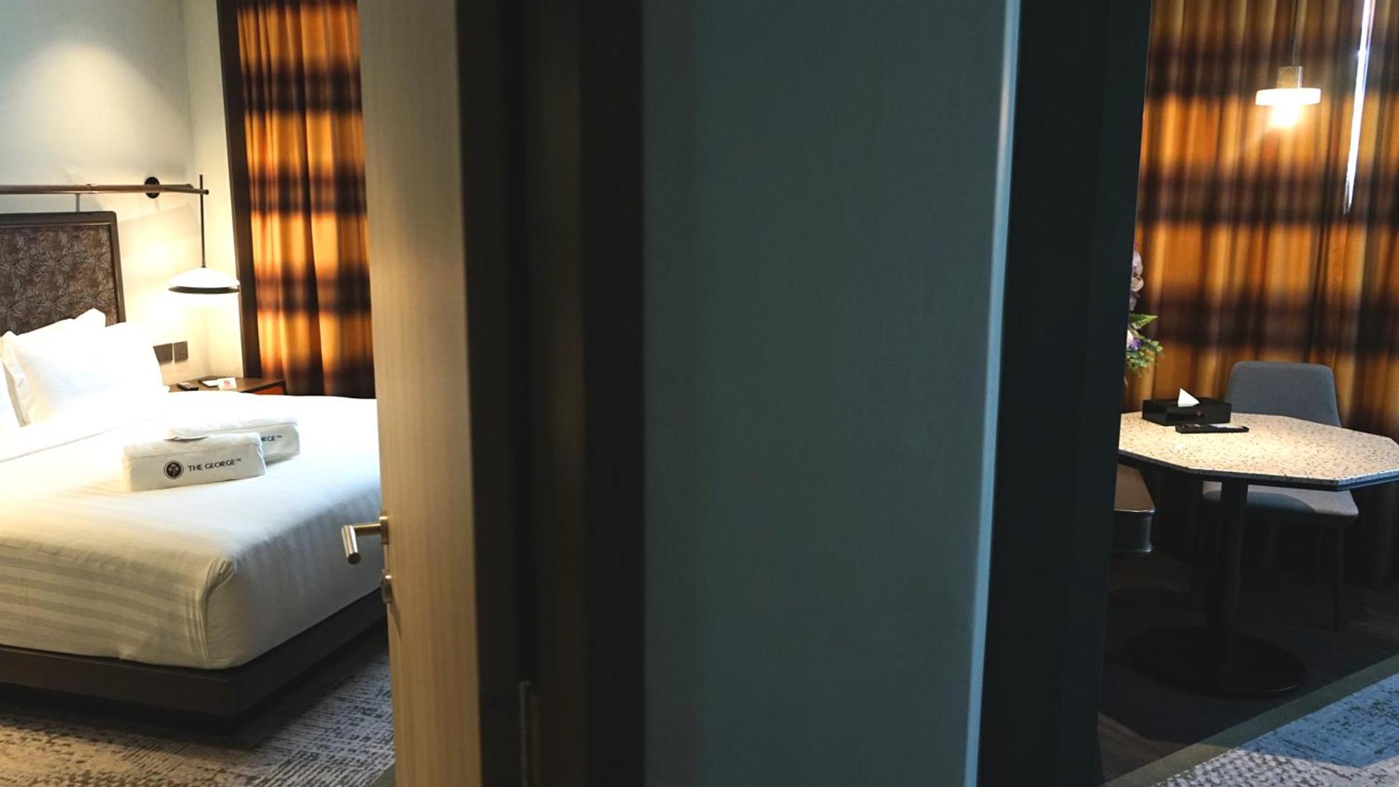 The George Penang By The Crest Collection Hotel Джордж Таун Екстериор снимка A room at the hotel